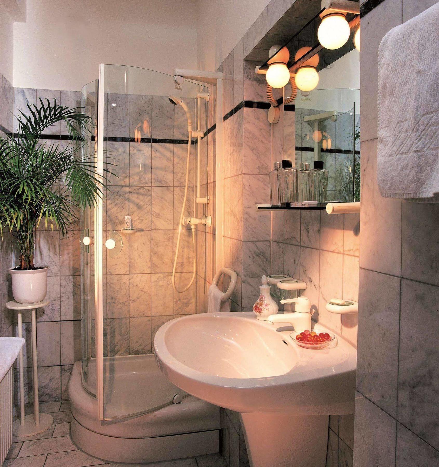 Aparthotel Mondial 4*